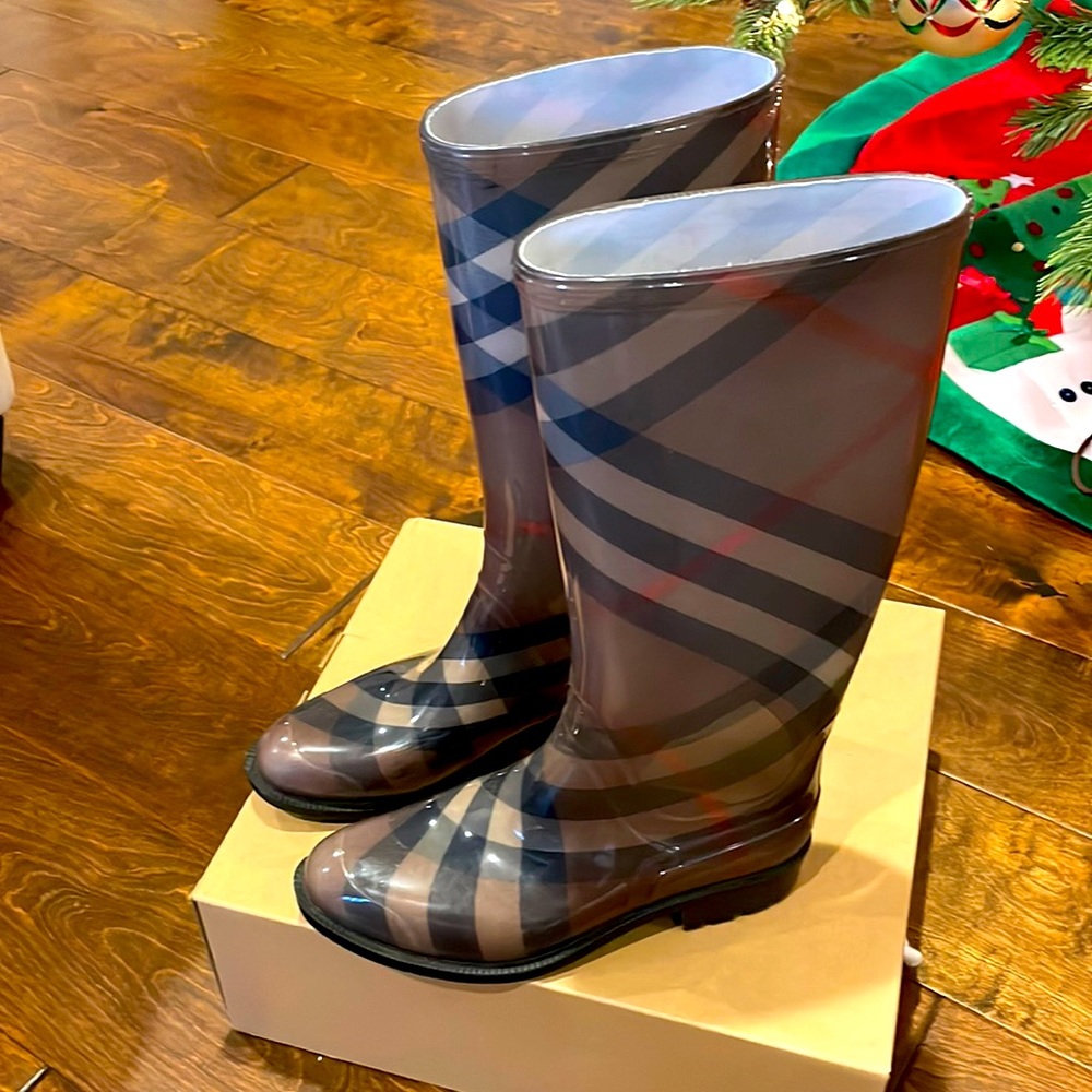 Burberry rain boots